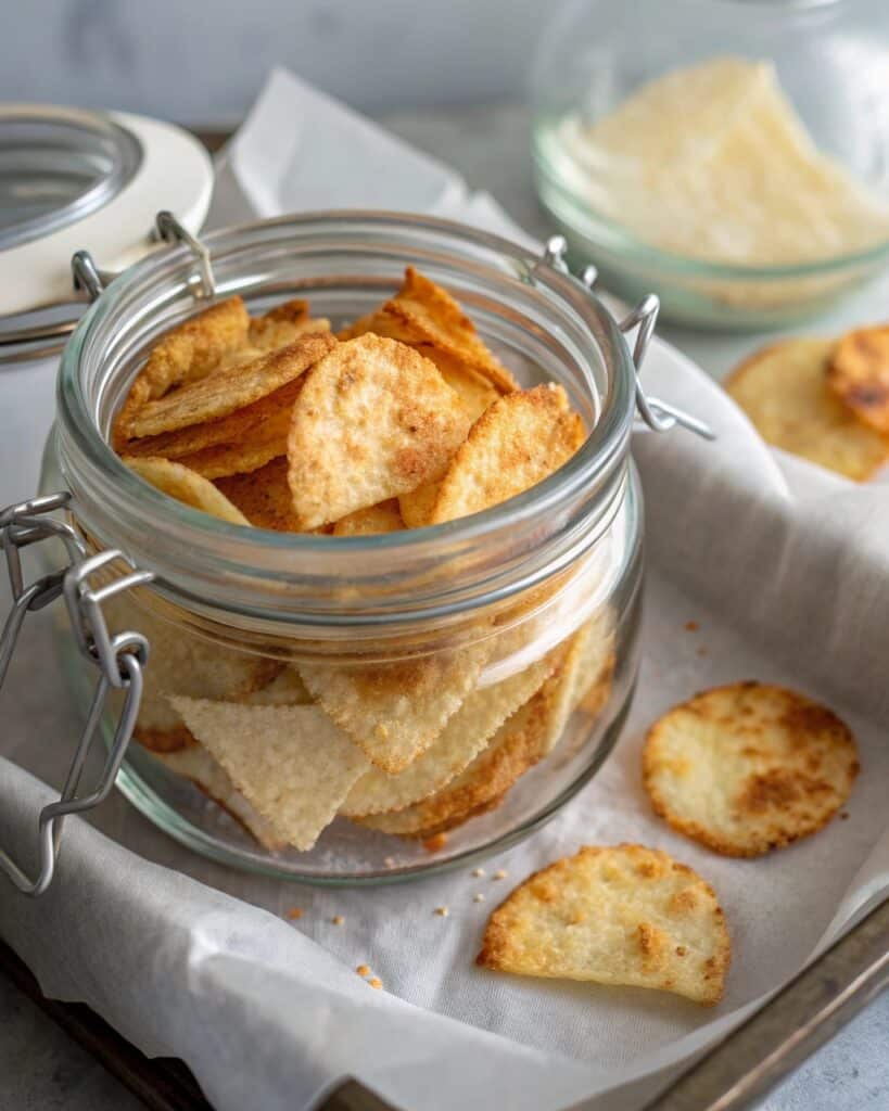 Stored crispy cottage cheese chips